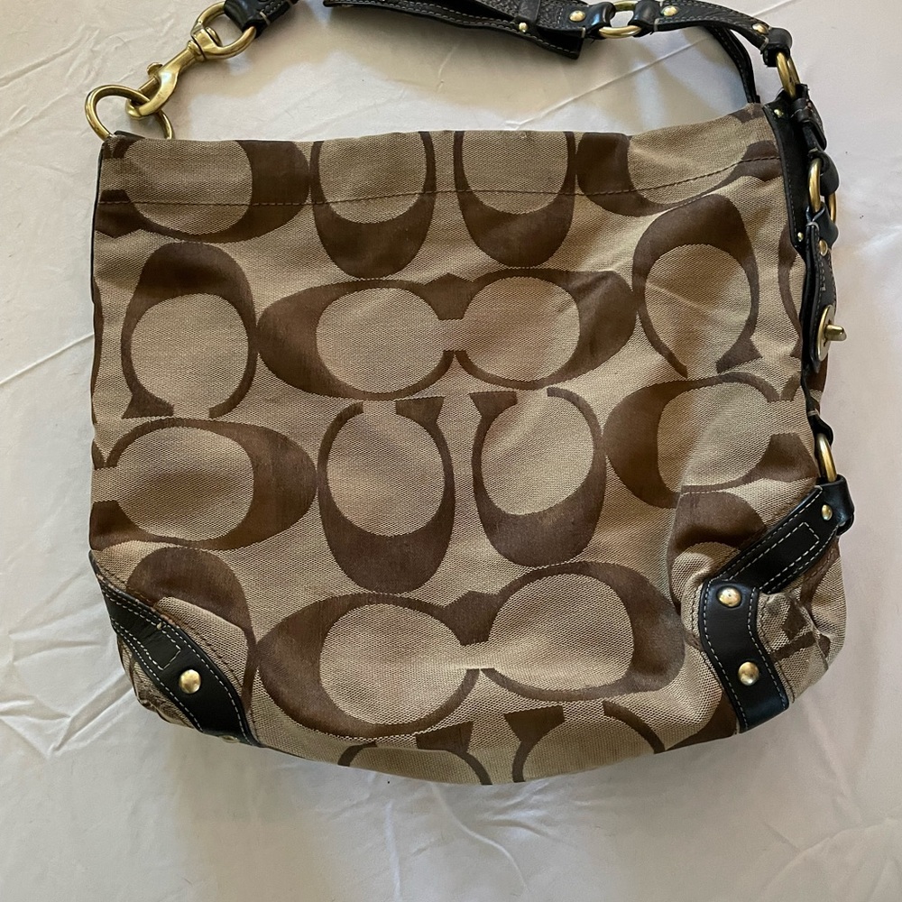 Nice Coach Classic bag.